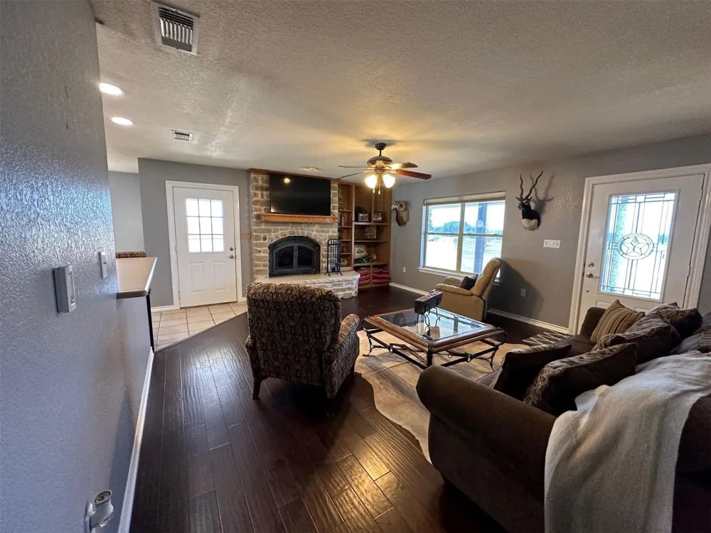2901 Wind Mill Court Tolar, TX 76476