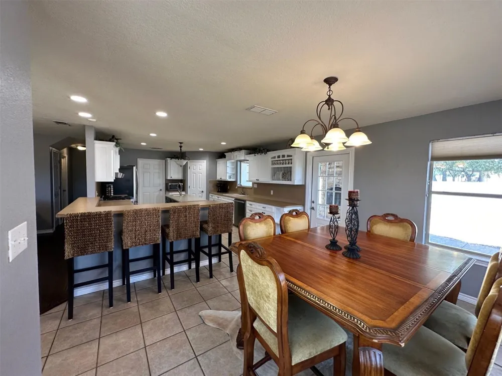 2901 Wind Mill Court Tolar, TX 76476