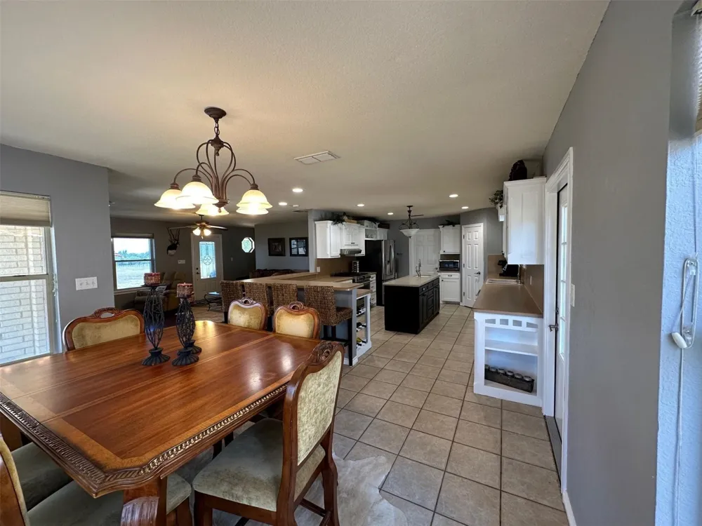 2901 Wind Mill Court Tolar, TX 76476