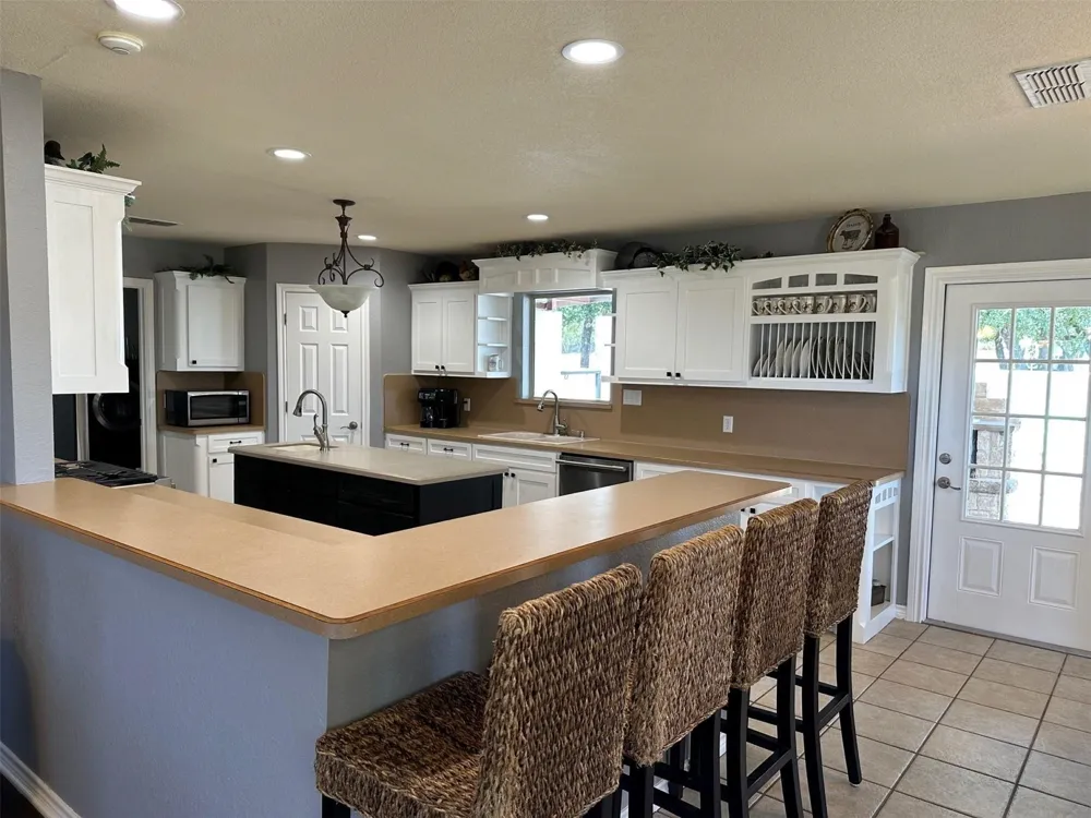 2901 Wind Mill Court Tolar, TX 76476