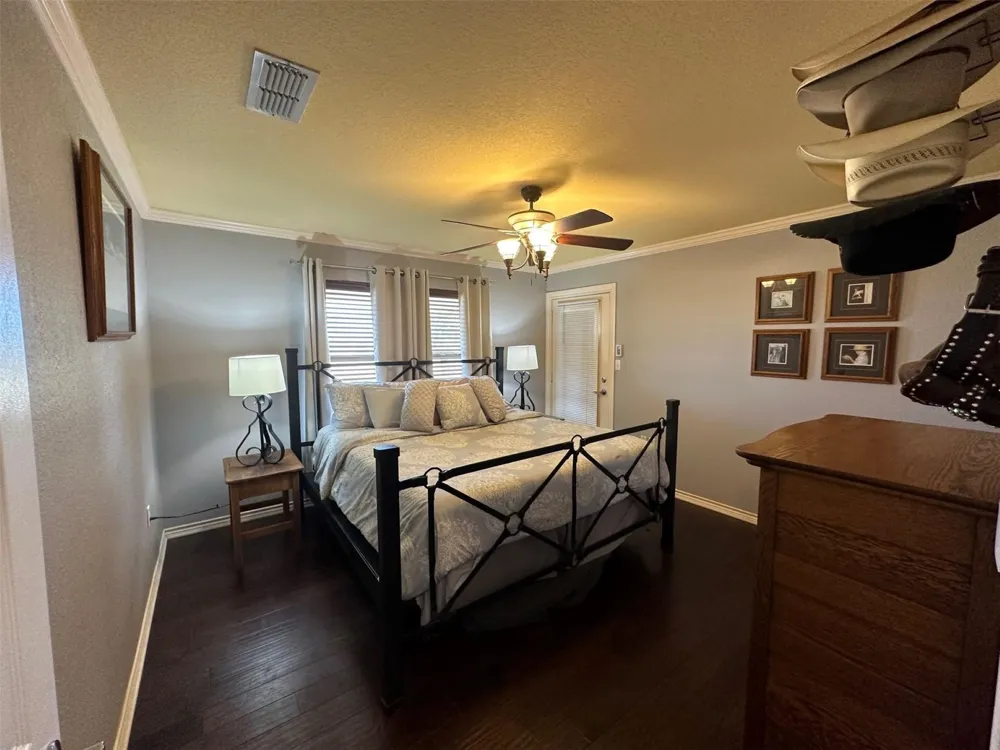 2901 Wind Mill Court Tolar, TX 76476