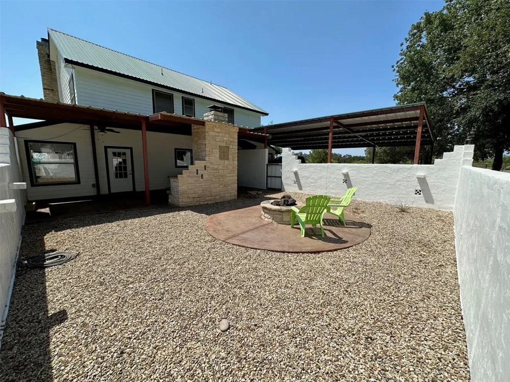 2901 Wind Mill Court Tolar, TX 76476