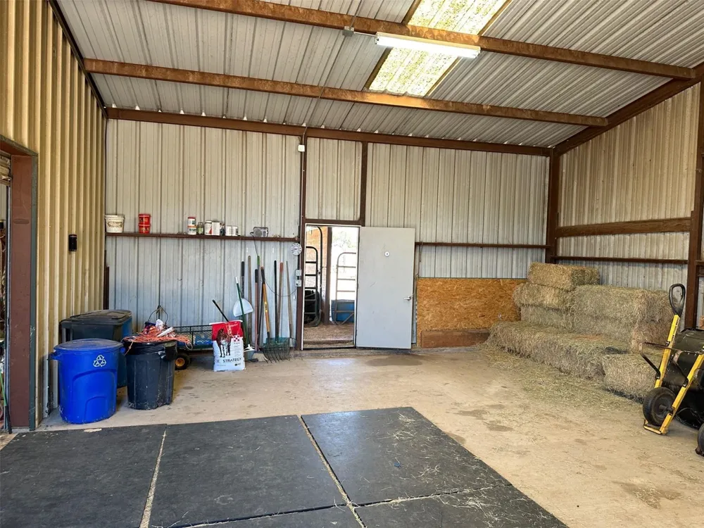 2901 Wind Mill Court Tolar, TX 76476