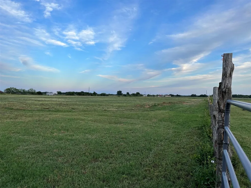 2901 Wind Mill Court Tolar, TX 76476