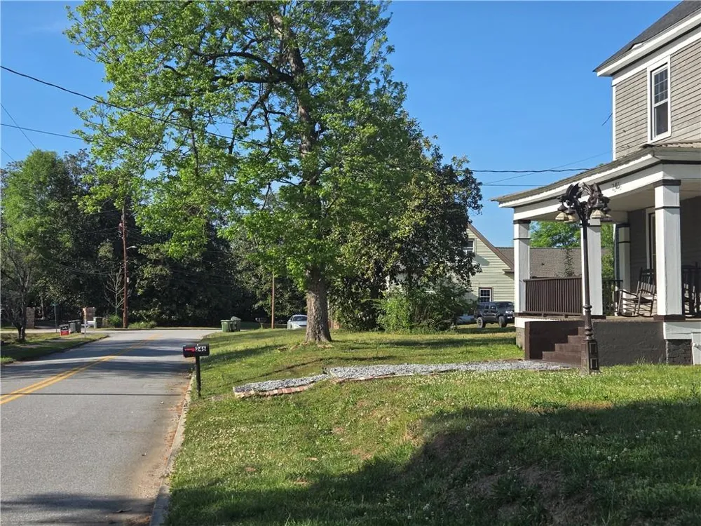 246 Newnan Street Franklin, GA 30217