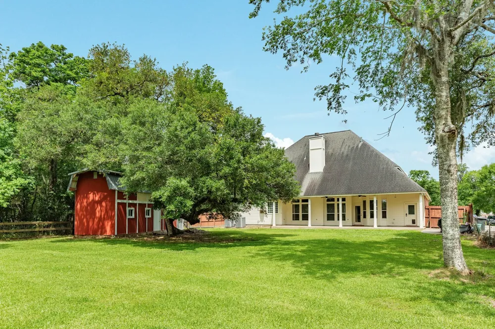 19819 County Road 684a Sweeny, TX 77480