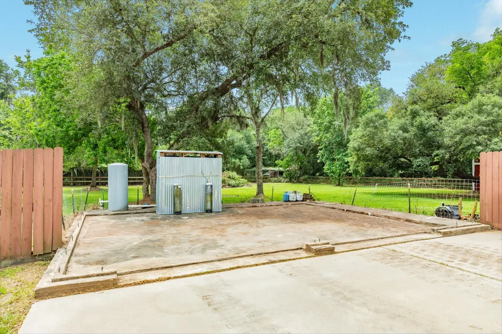 19819 County Road 684a Sweeny, TX 77480