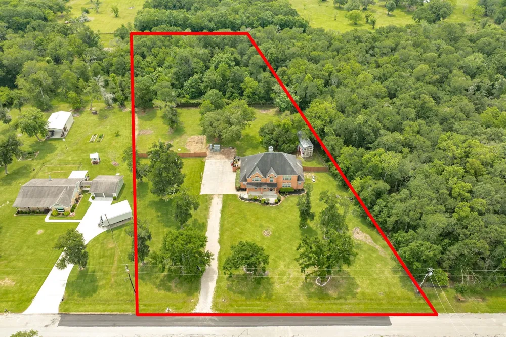 19819 County Road 684a Sweeny, TX 77480