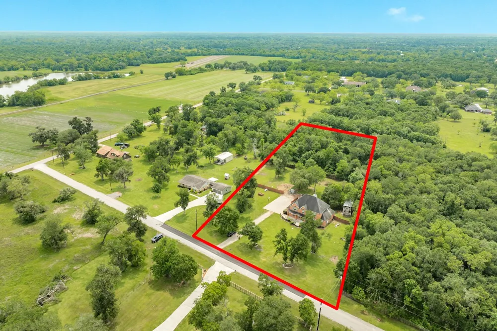 19819 County Road 684a Sweeny, TX 77480