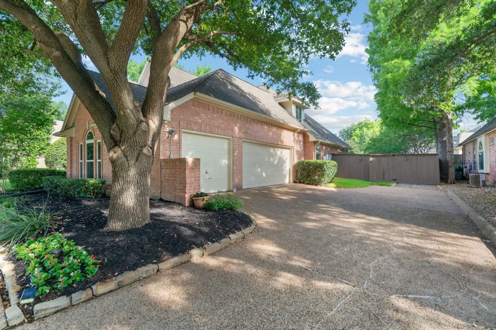 210 Highland Oaks Circle Southlake, TX 76092