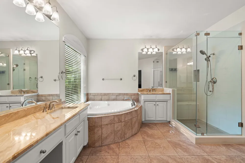 210 Highland Oaks Circle Southlake, TX 76092