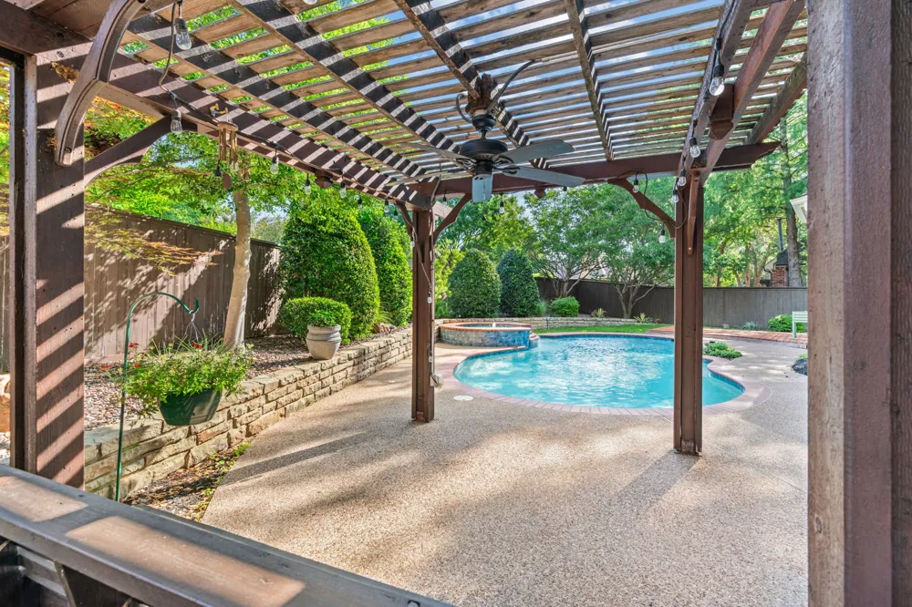 210 Highland Oaks Circle Southlake, TX 76092
