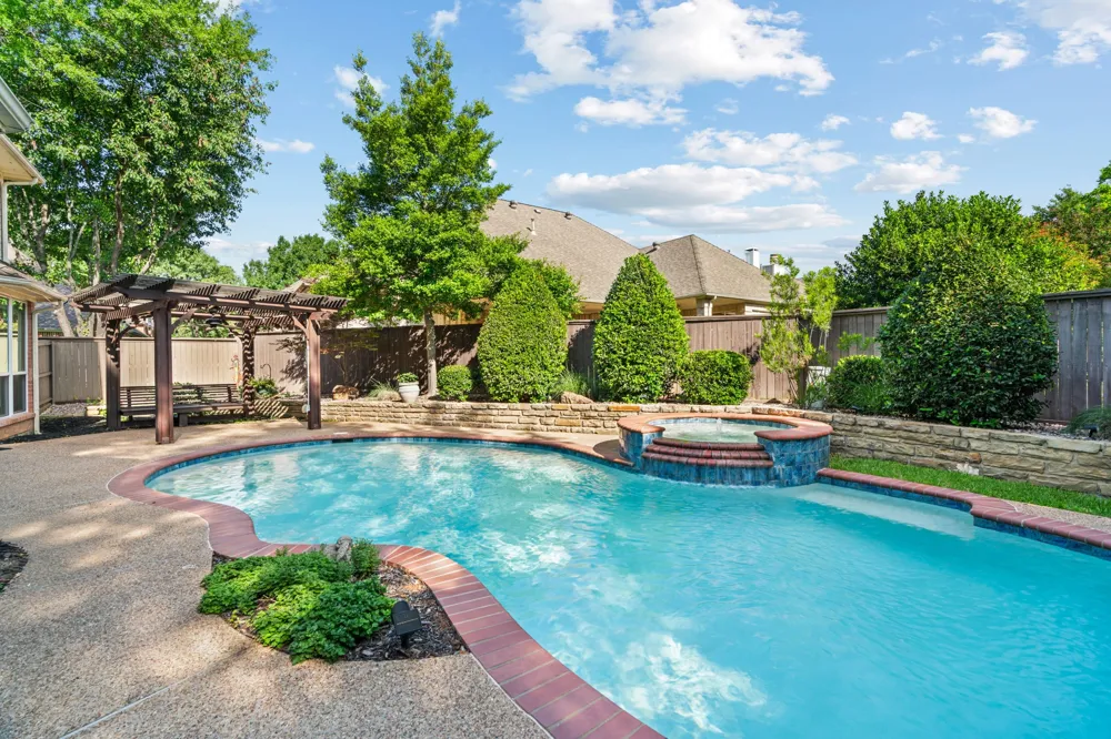 210 Highland Oaks Circle Southlake, TX 76092