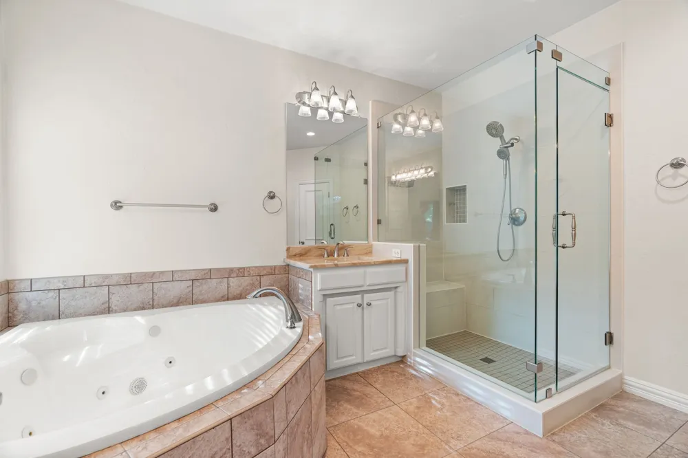 210 Highland Oaks Circle Southlake, TX 76092