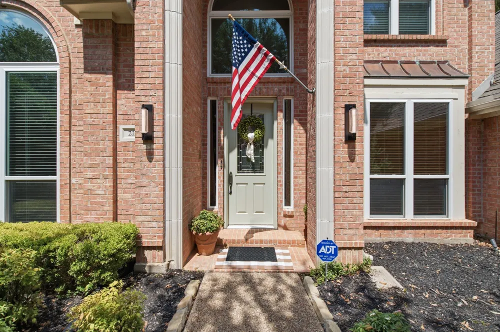 210 Highland Oaks Circle Southlake, TX 76092