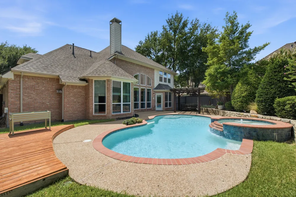 210 Highland Oaks Circle Southlake, TX 76092