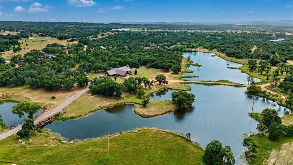 16888 S FM 4 Santo, TX 76472