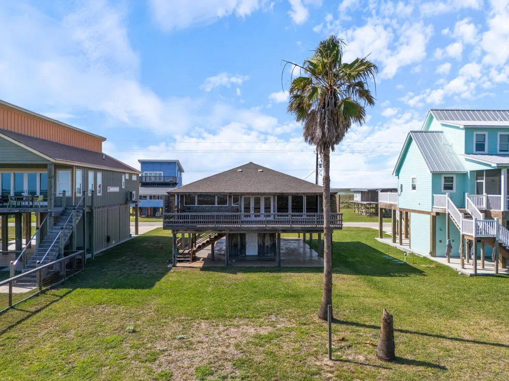 342 Beachfront Drive Matagorda, TX 77457