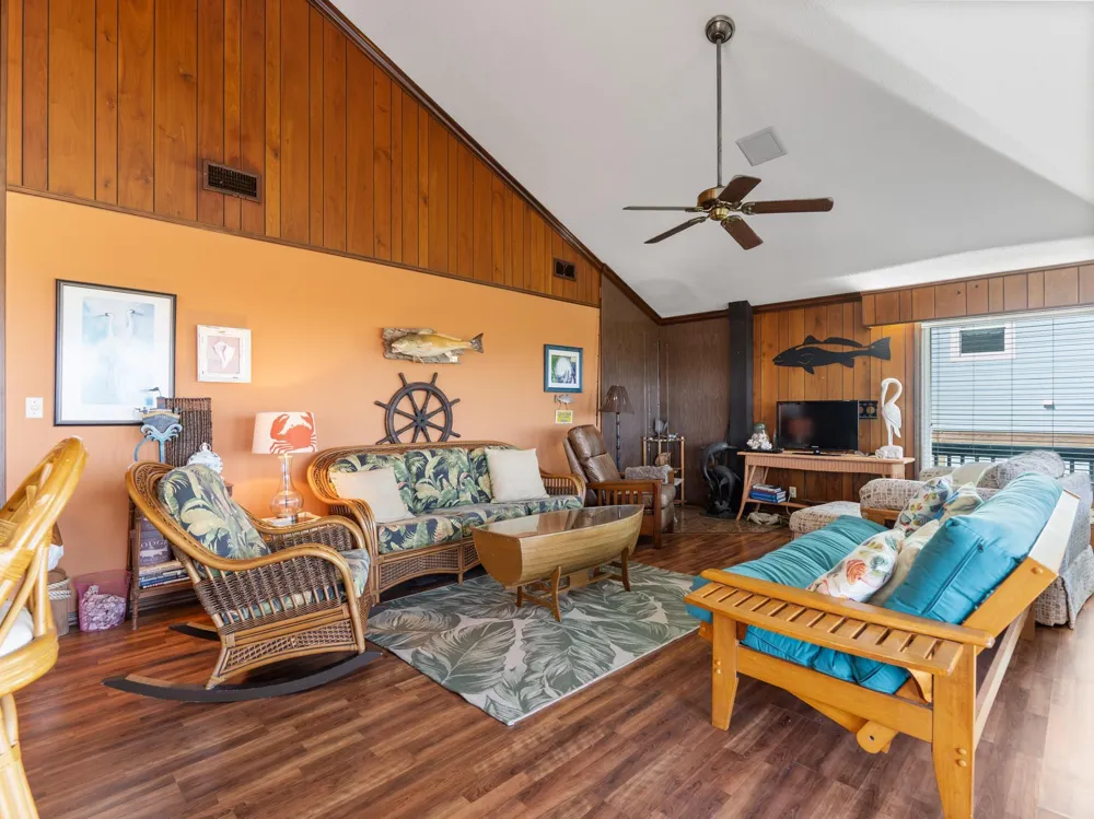 342 Beachfront Drive Matagorda, TX 77457