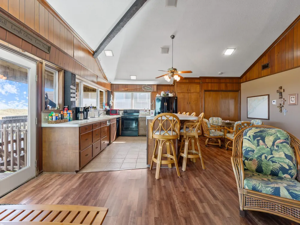 342 Beachfront Drive Matagorda, TX 77457