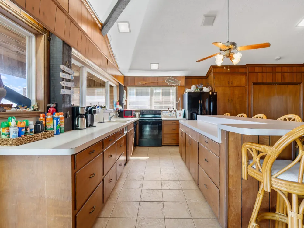 342 Beachfront Drive Matagorda, TX 77457