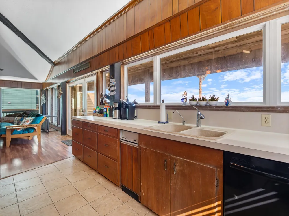 342 Beachfront Drive Matagorda, TX 77457