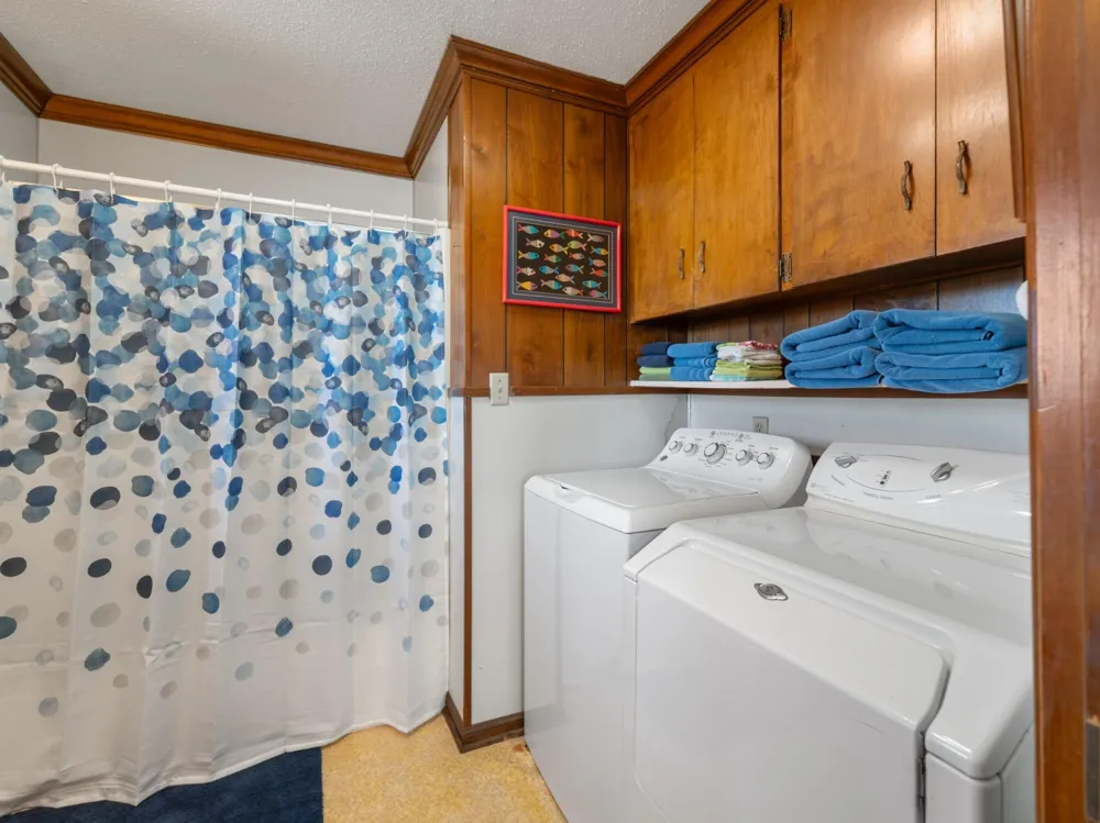 342 Beachfront Drive Matagorda, TX 77457