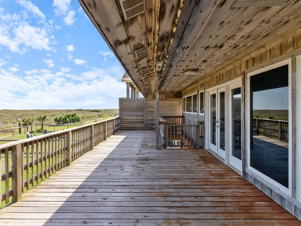 342 Beachfront Drive Matagorda, TX 77457