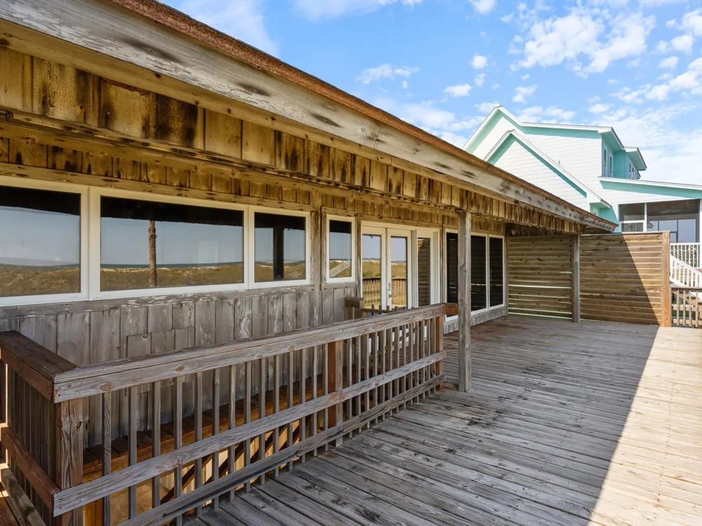 342 Beachfront Drive Matagorda, TX 77457