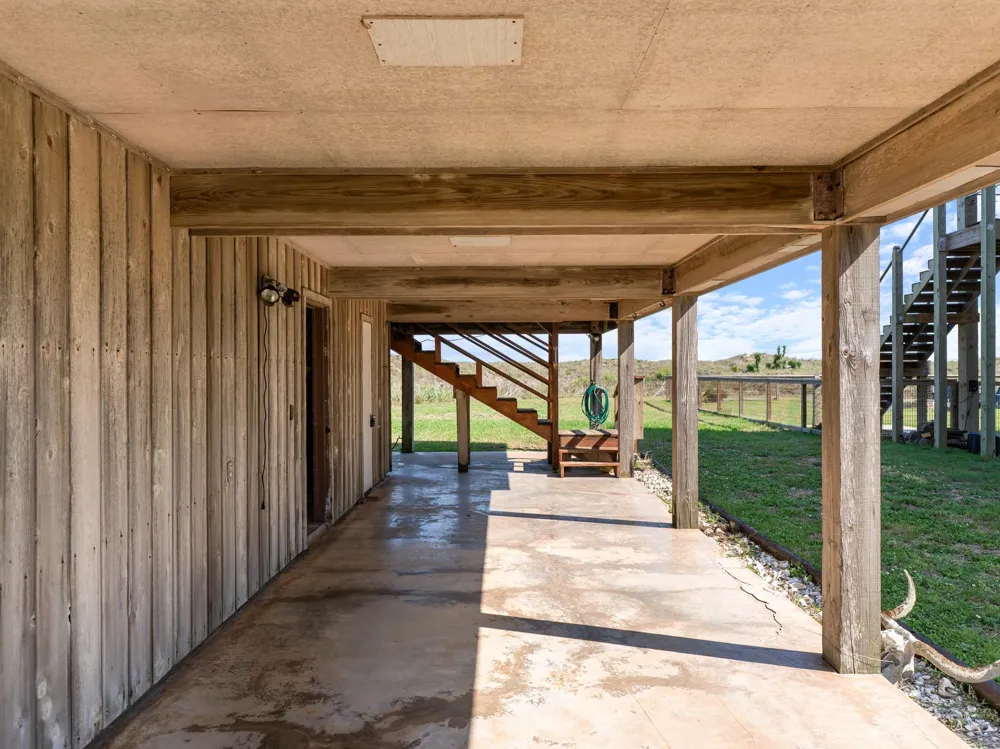 342 Beachfront Drive Matagorda, TX 77457