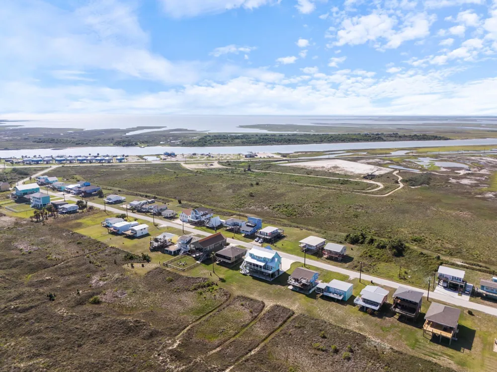 342 Beachfront Drive Matagorda, TX 77457
