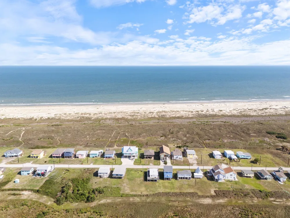 342 Beachfront Drive Matagorda, TX 77457