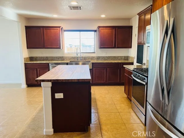 20236 Graham Street California City, CA 93505
