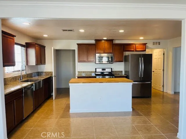 20236 Graham Street California City, CA 93505