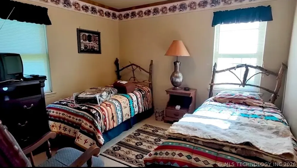 2644 548 ROAD Tahlequah, OK 74464