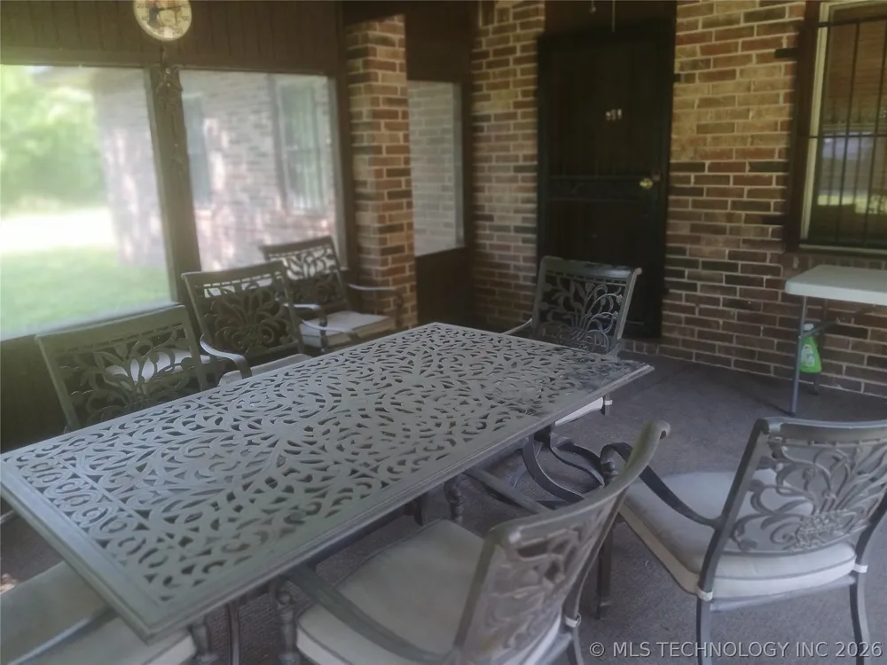 2644 548 ROAD Tahlequah, OK 74464
