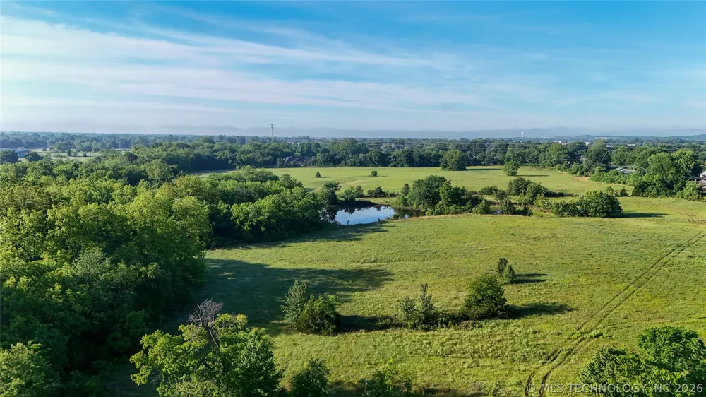 6 S Elwood Avenue Glenpool, OK 74033