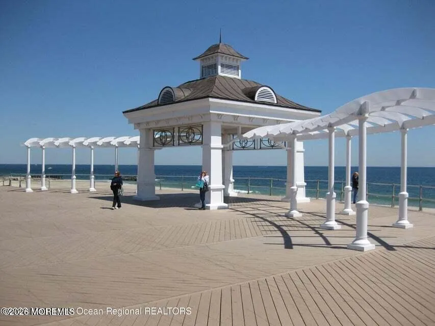 31 Wharfside Drive Monmouth Beach, NJ 07750