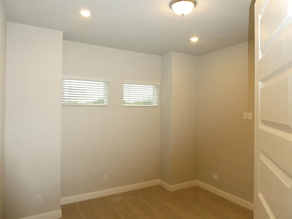 116 MERLIN COURT Cedar Creek, TX 78612