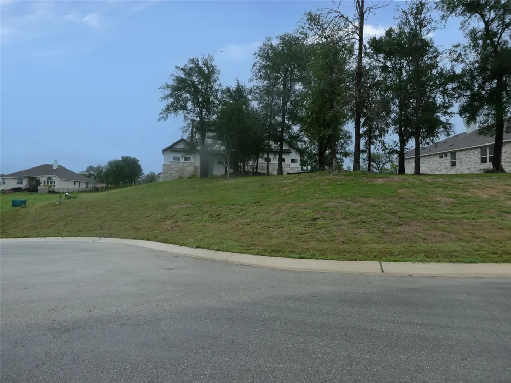 116 MERLIN COURT Cedar Creek, TX 78612