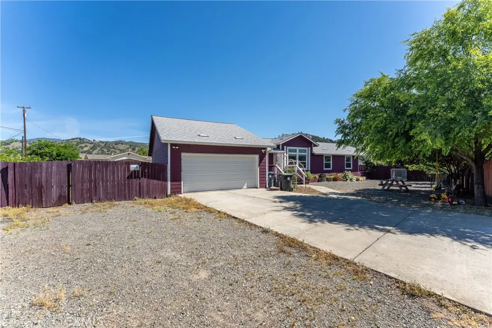 17706 Holly Way Clearlake Oaks, CA 95423