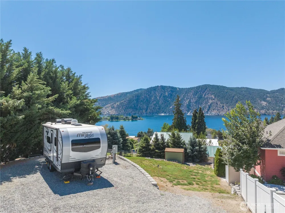 327 Lakeshore Drive Manson, WA 98831