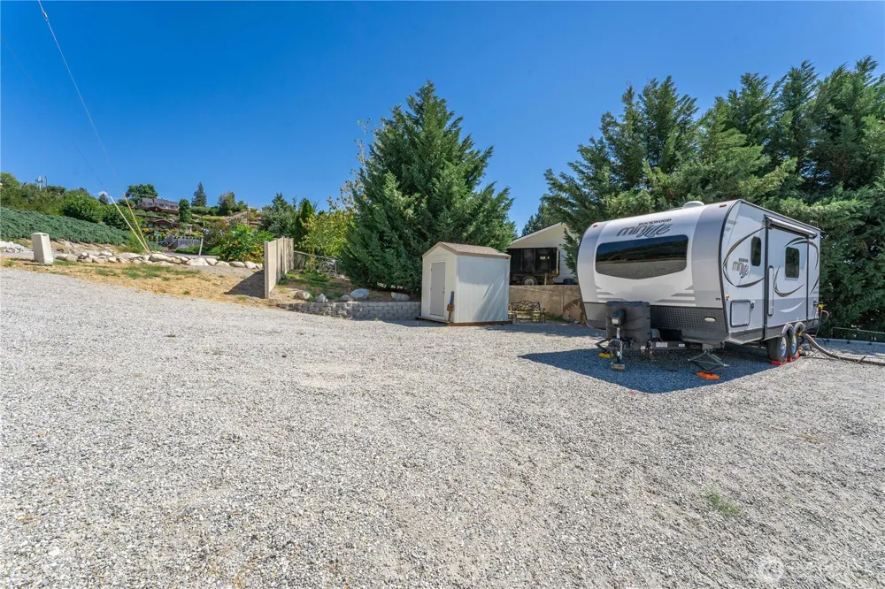 327 Lakeshore Drive Manson, WA 98831