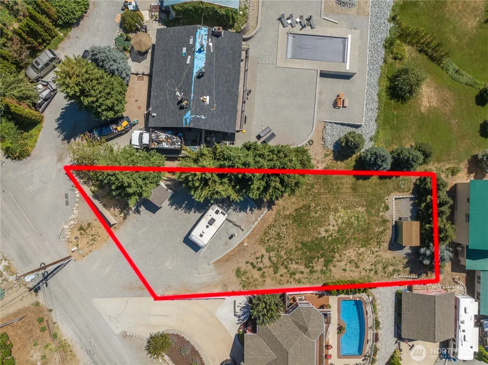 327 Lakeshore Drive Manson, WA 98831