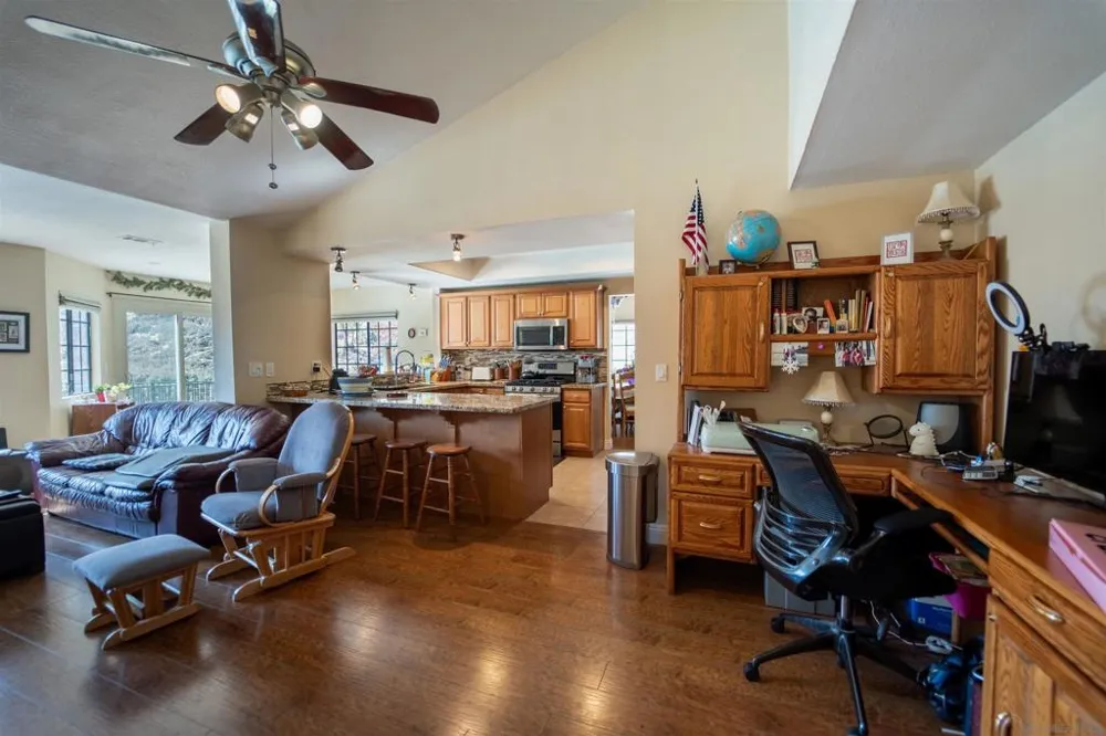630 Myra Ave Chula Vista, CA 91910