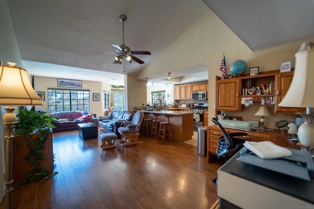 630 Myra Ave Chula Vista, CA 91910