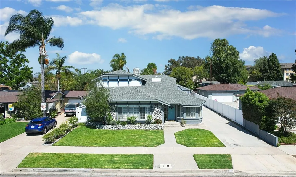 633 Orange Street Orange, CA 92867