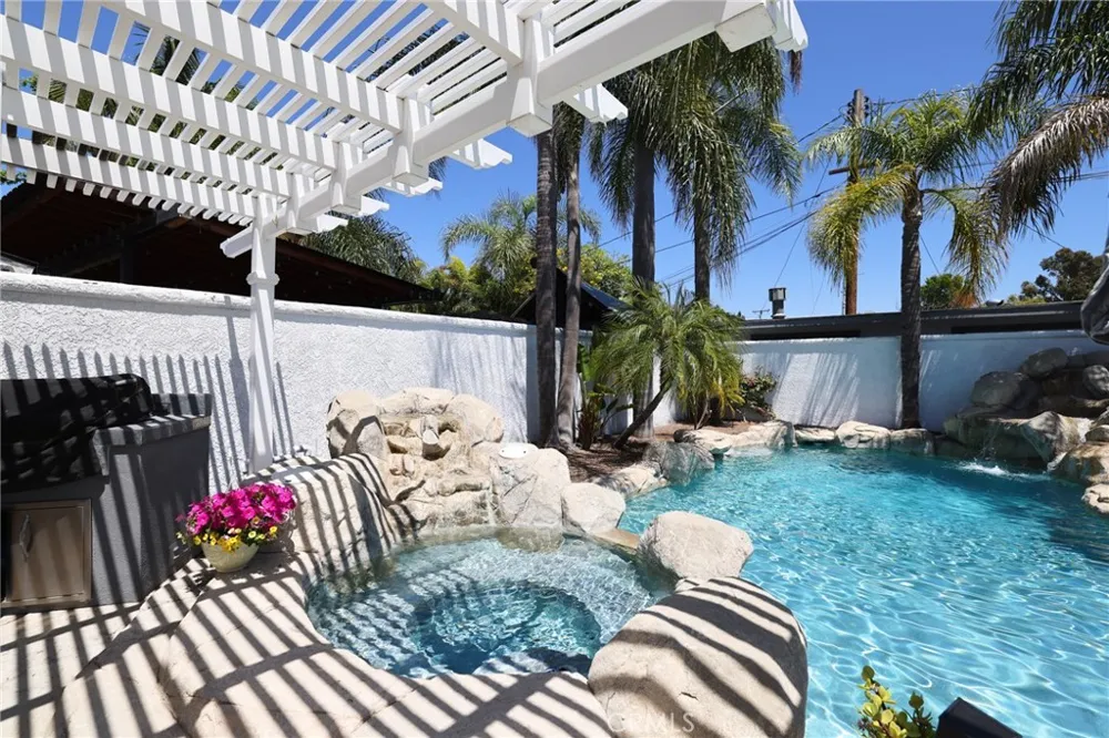 633 Orange Street Orange, CA 92867