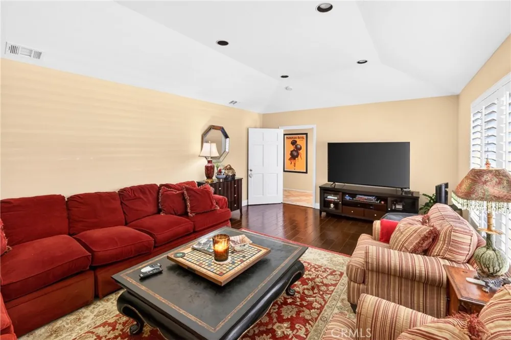 633 Orange Street Orange, CA 92867