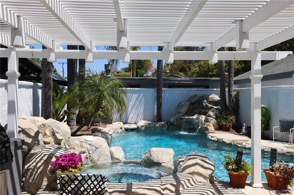 633 Orange Street Orange, CA 92867